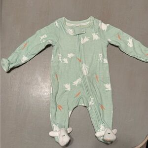 NWOT tags adorable bunny onesie - size newborn